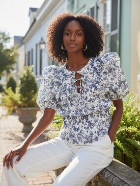 Tuckernuck Hyacinth House Nadia Blouse Navy Floral Ruffle Top XS NWT